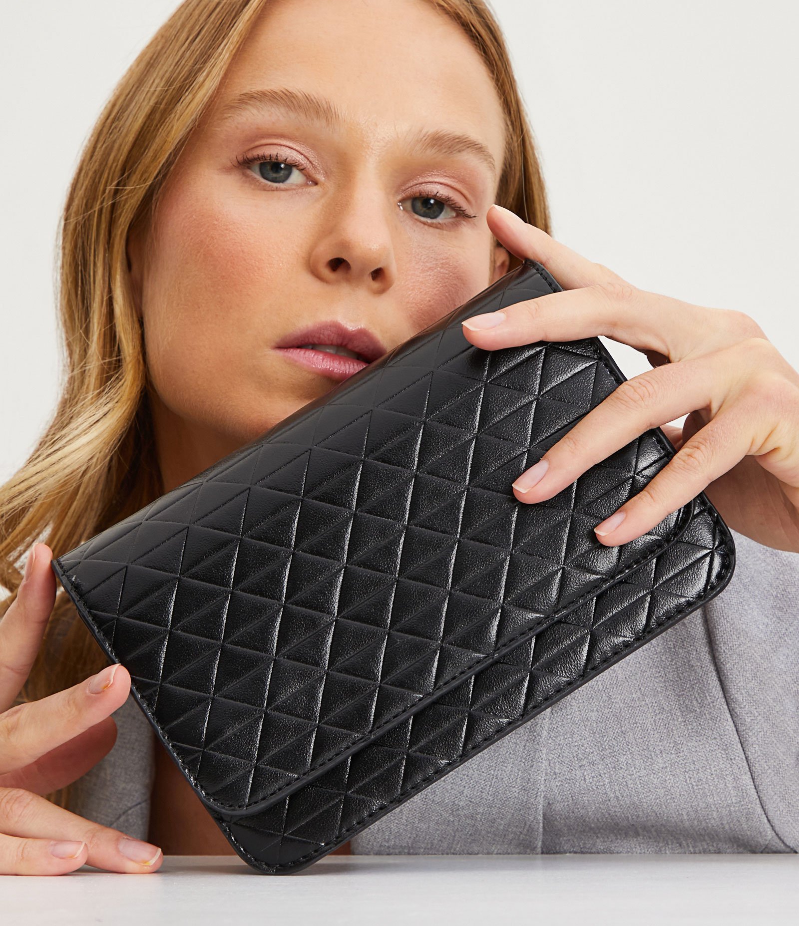 Bolsa Estruturada em Matelassê com Alça de Corrente Preto 1