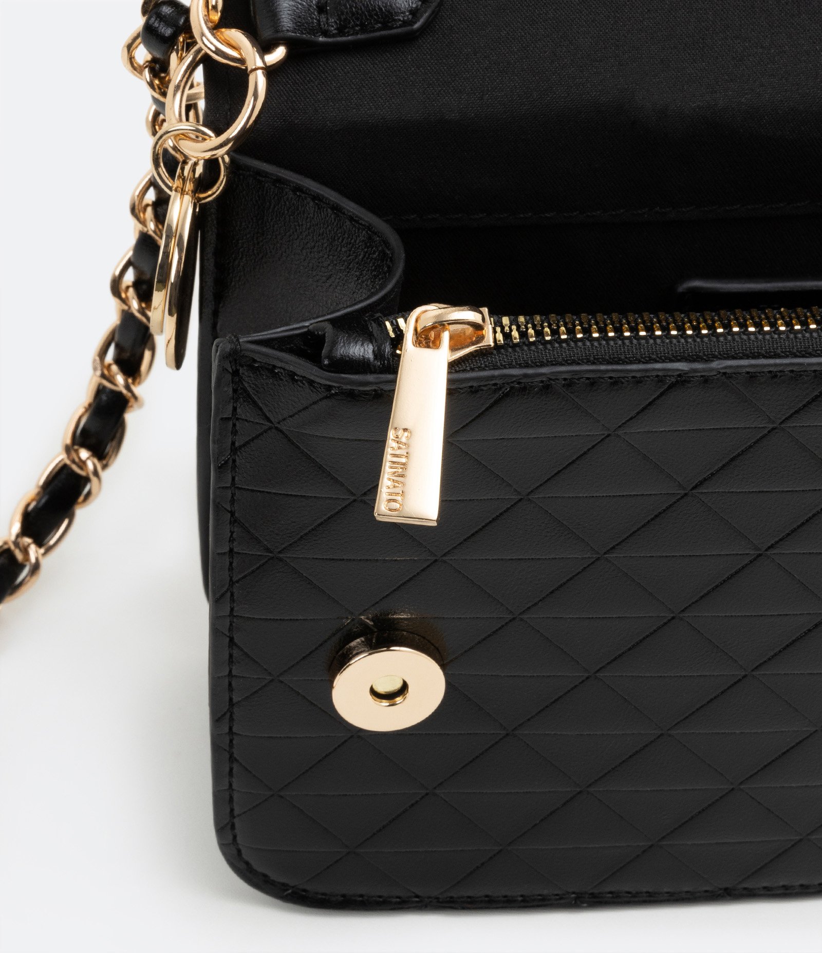 Bolsa Estruturada em Matelassê com Alça de Corrente Preto 6
