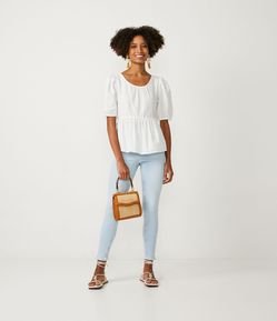 Calça Skinny Cropped Jeans com Fenda na Barra