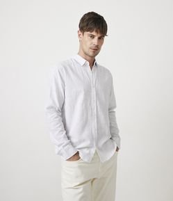 Camisa Comfort em Linho com Listras e Manga Longa