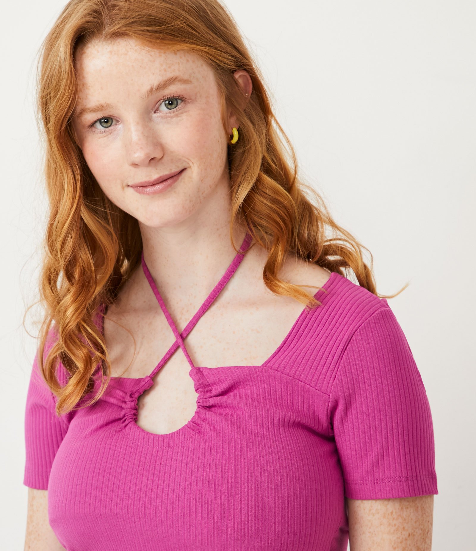 Blusa Cropped em Ribana com Decote Diferenciado e Manga Curta Roxo 4