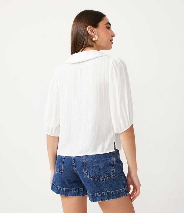 Camisa en Viscosa Maquinetada y Cuello Muñeca Blanco 3
