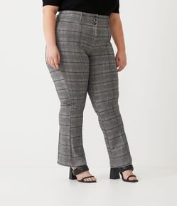 Calça Flare em Viscose com Estampa Xadrez Curve & Plus Size