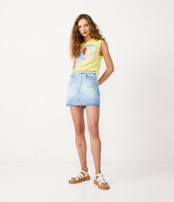Saia Curta em Jeans com Cós Desfeito e Barra a Fio