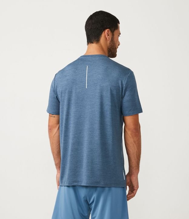 Camiseta Esportiva Básica em Dry Fit com Detalhes Refletivos Azul Escuro 3