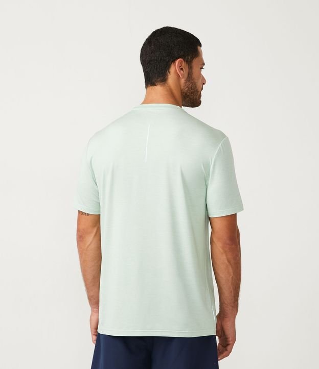 Camiseta Esportiva Básica em Dry Fit com Detalhes Refletivos Azul Agua 3