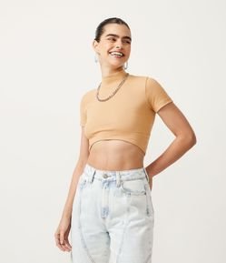 Blusa Cropped em Ribana com Manga Curta e Barra Curva