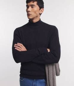 Blusão Fechado Comfort em Lã Acrílica com Gola Alta e Textura