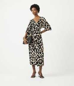 Vestido em Viscose com Fivela e Estampa Animal Print