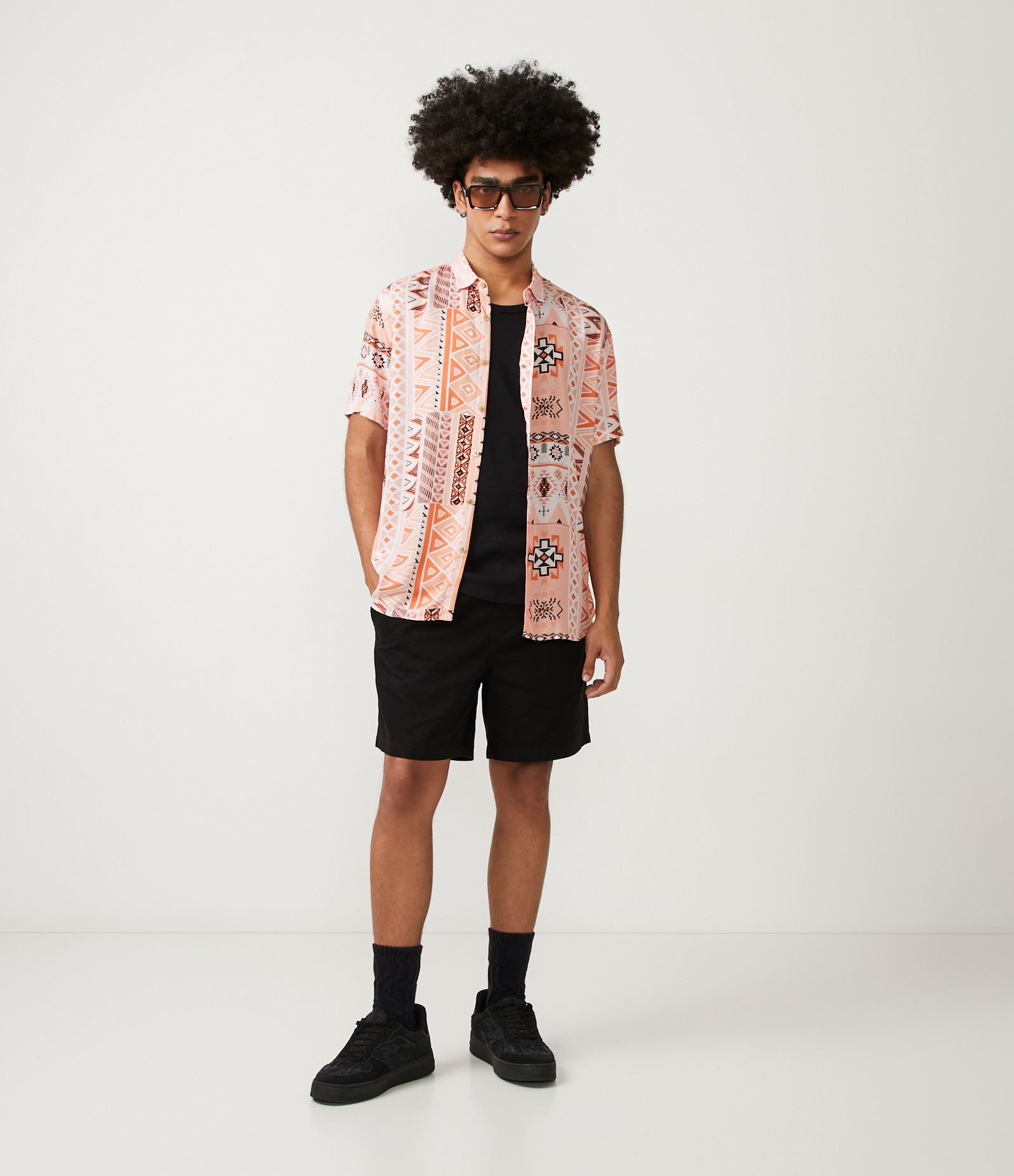 Camisa Manga Curta em Viscose com Estampa Boho Rosa 2