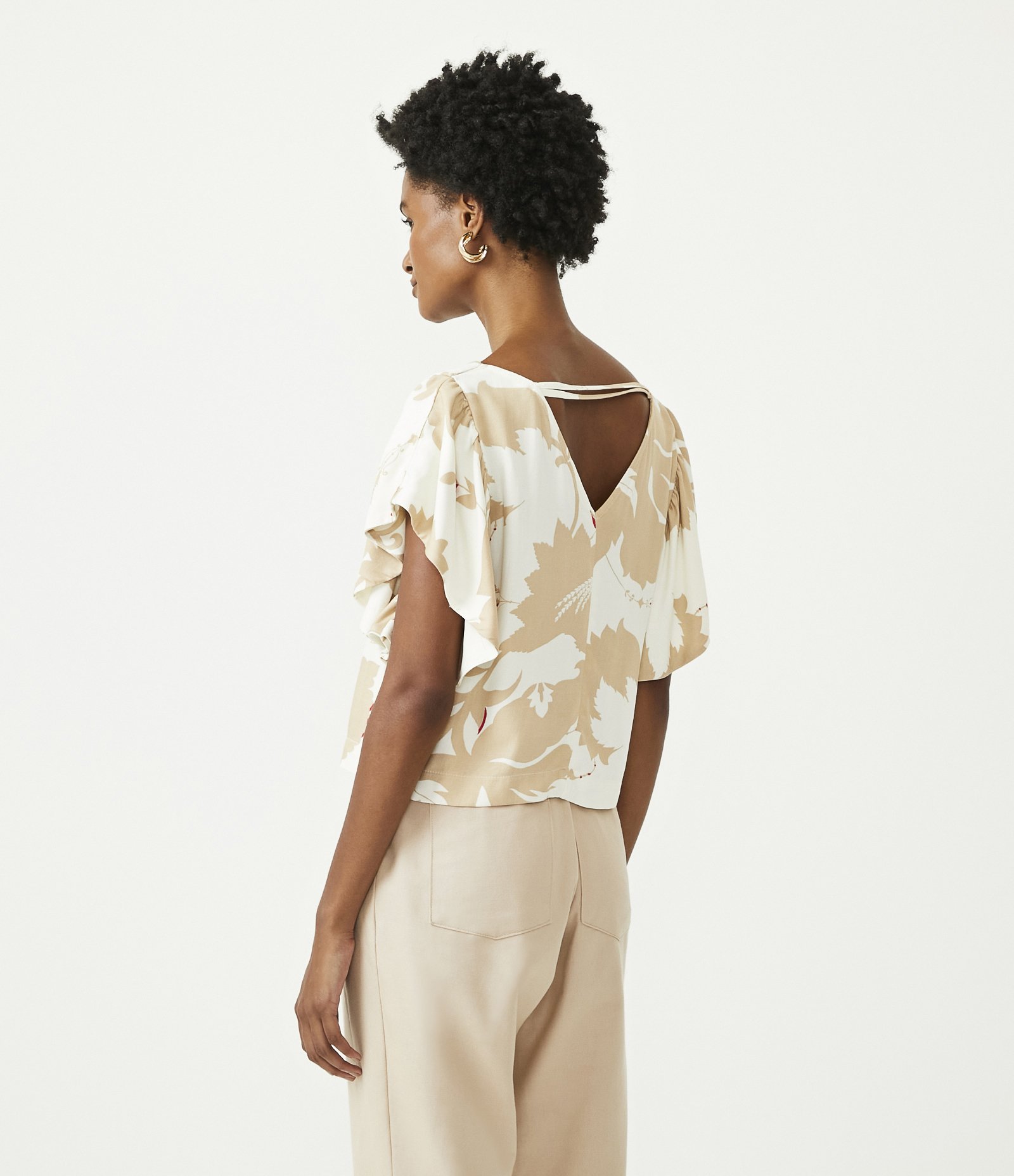 Blusa em Viscose com Decote V e Estampa Floral Branco 3