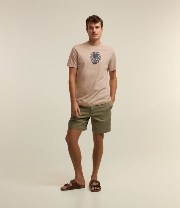 Camiseta Comfort em Algodão com Estampa Tropical Life Bege 3