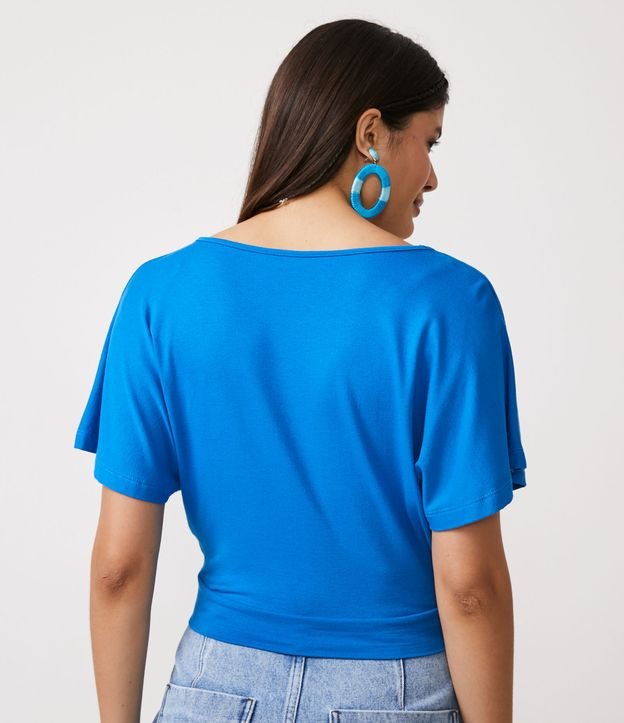 Blusa Curta em Crepe com Decote V Transpassado Azul Vivo 3