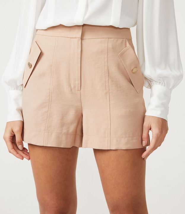 Short em Viscose com Cintura Alta e Lapela com Botão Bege 2