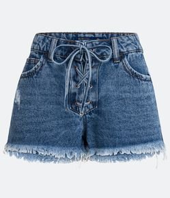 Short Curto em Jeans com Ilhós e Barra Defeita
