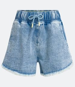 Short Runner Cintura Média em Jeans Estonado com Barra com Franjas