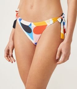 Biquíni Calcinha Laço Grosso em Poliamida com Estampa Trevos