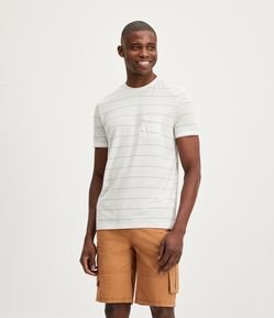 Remera Comfort en Viscosa con Rayas y Pequeño Bolsillo