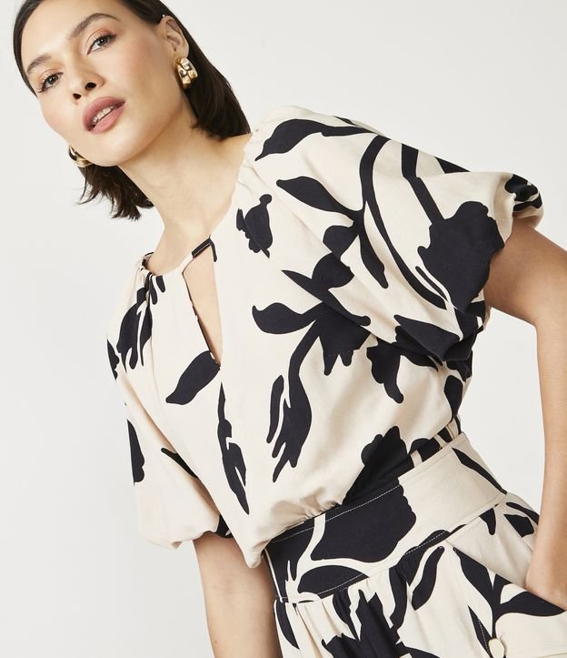 Blusa en Viscolino con Estampado Floral Beige 4