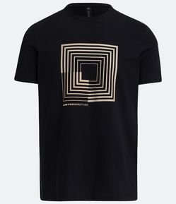 Camiseta Regular em Algodão com Estampa de Linhas Geométricas