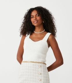 Blusa Cropped em Tweed com Pontos Trançados e Decote Coração