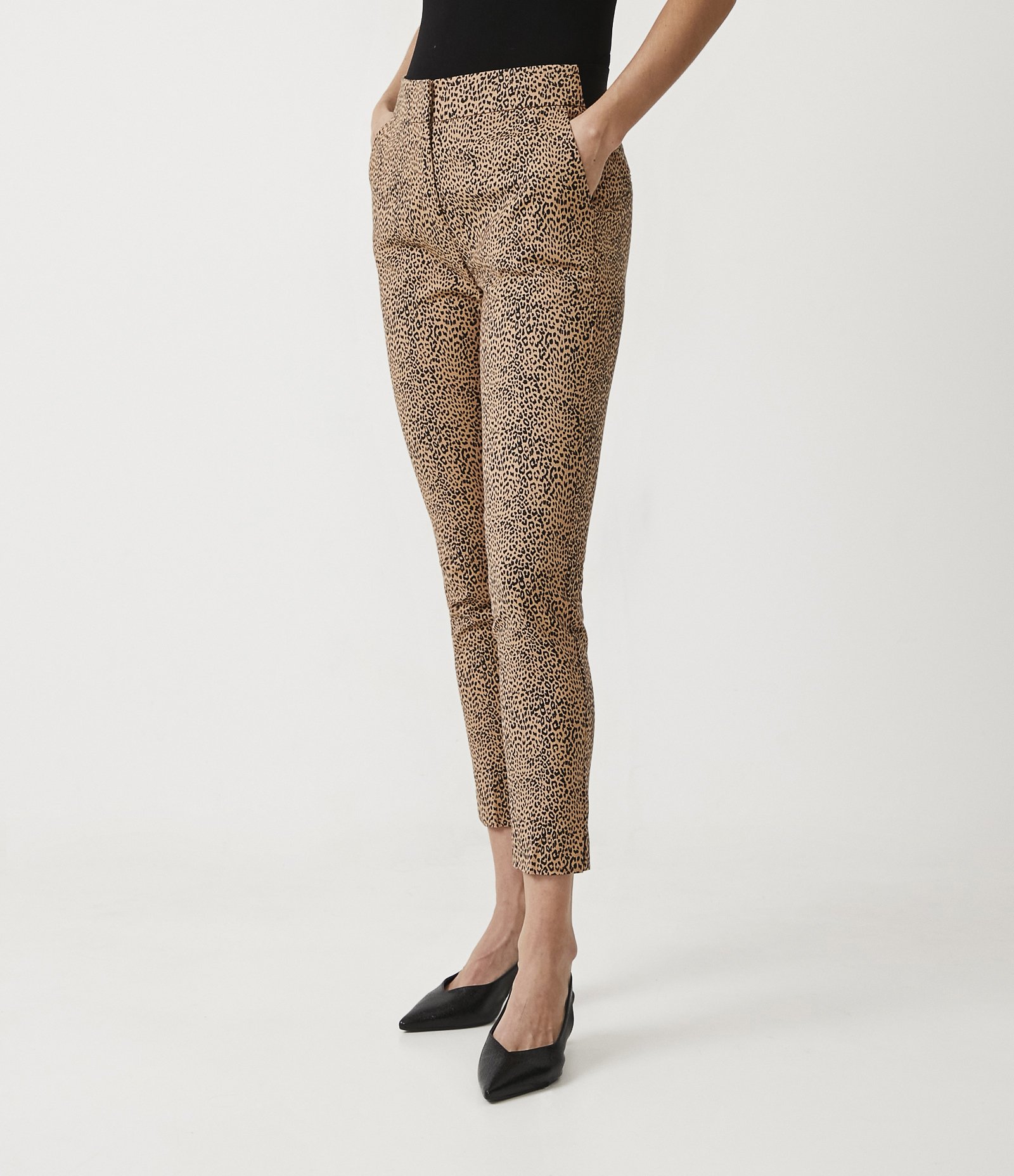Calça Cigarrete em Algodão Satin com Elástico e Estampa Animal Print Onça Marrom/Preto 1