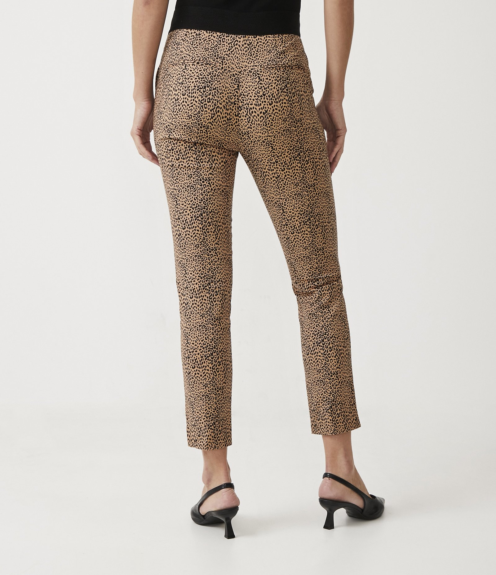 Calça Cigarrete em Algodão Satin com Elástico e Estampa Animal Print Onça Marrom/Preto 3