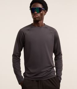 Camiseta Térmica Esportiva com Cava Raglan e Manga Longa