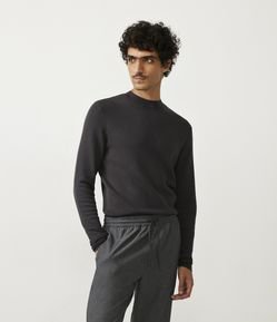 Suéter Slim em Tricô com Gola Média