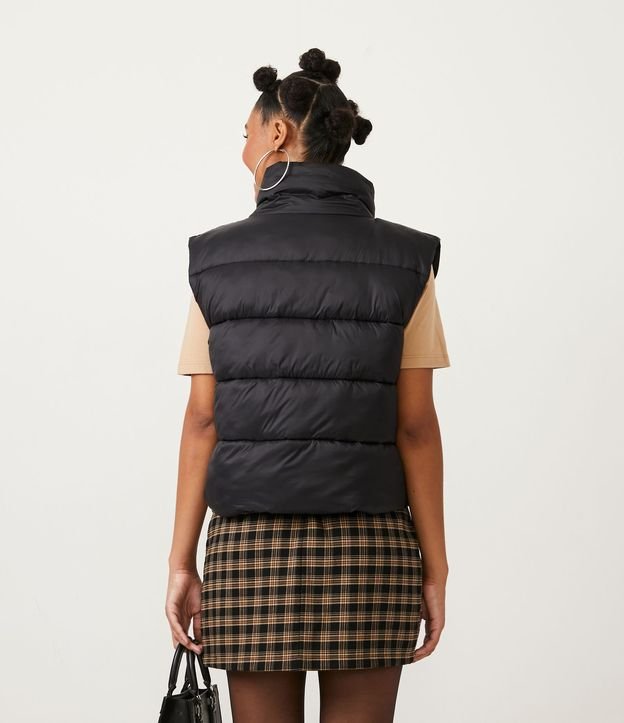 Chaleco Puffer con Cuello Alto y Bolsillos Negro 4