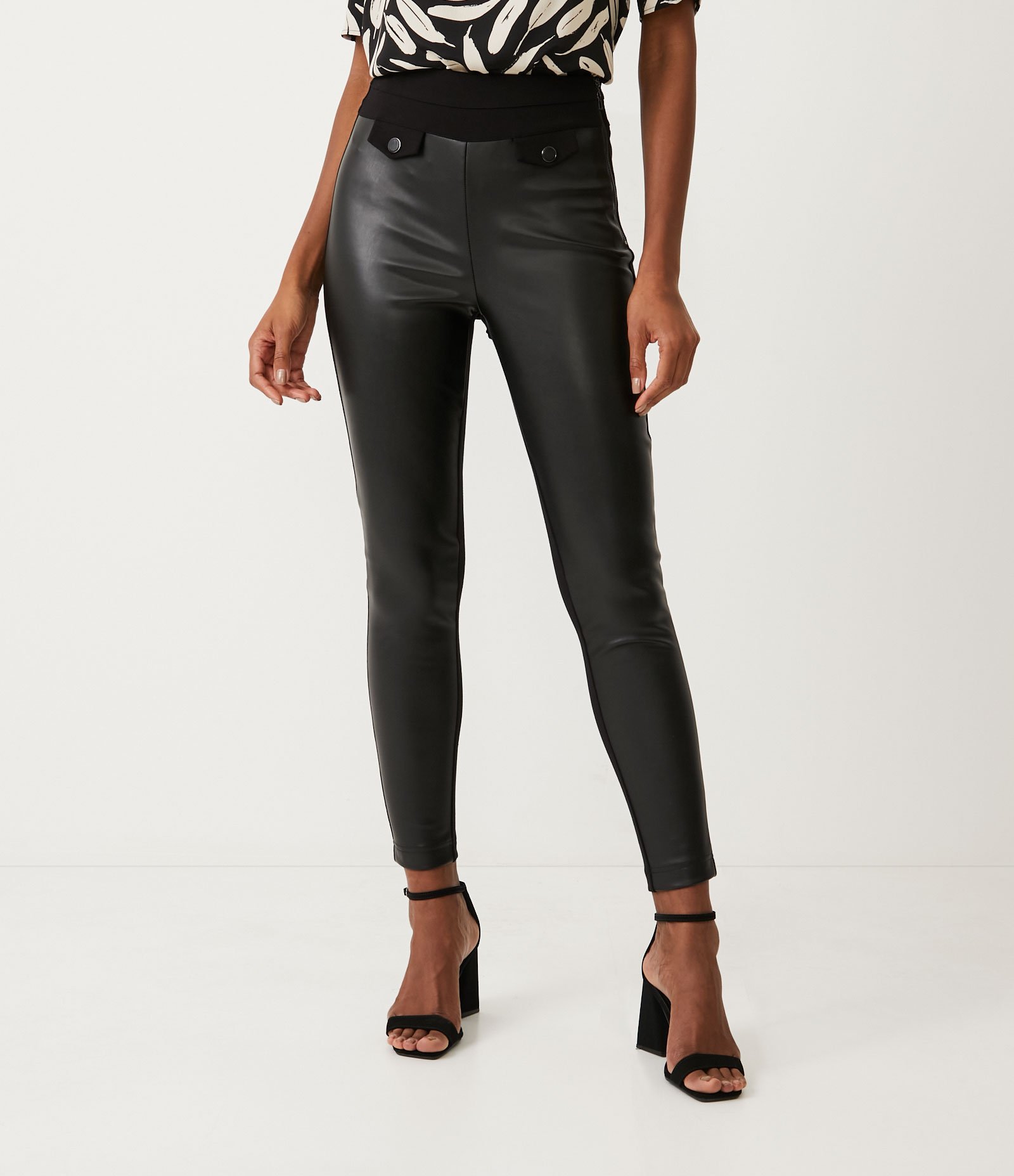 Calça Legging em Ponto Roma com Frente Diferenciada Preto 2