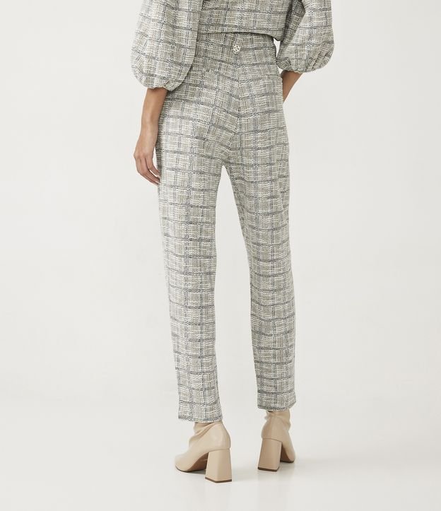 Pantalón Zanahoria con Botón en la Trabilla y Estampado de Cuadros Gris/Beige 3