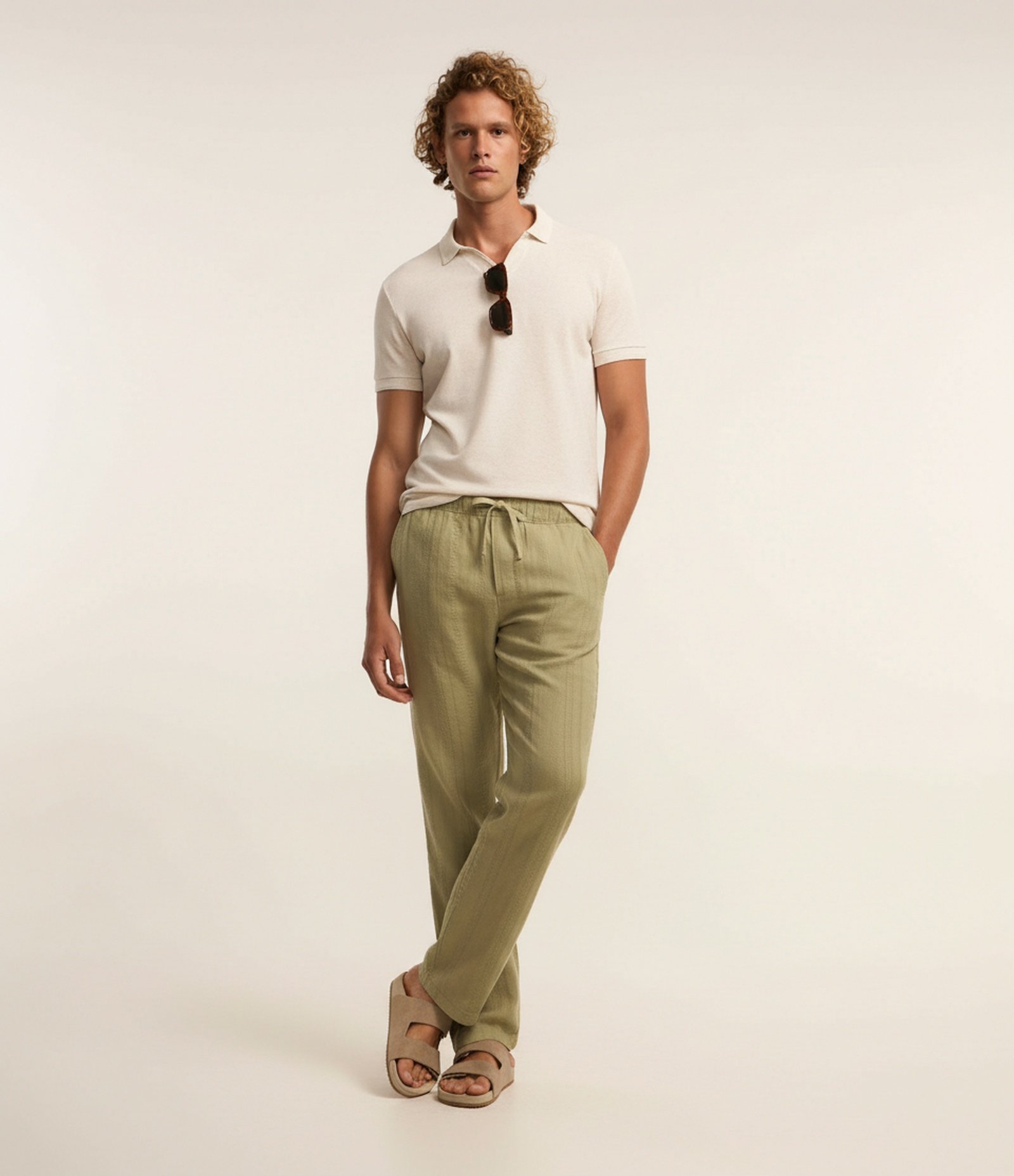 Camiseta Polo Comfort em Algodao Texturizado com Manga Curta Bege 1