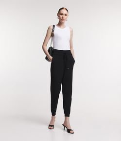 Calça Jogger em Tricô com Amarração Frontal