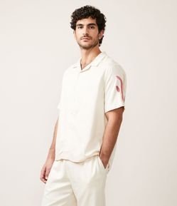 Camisa em Viscose com Manga Bordada