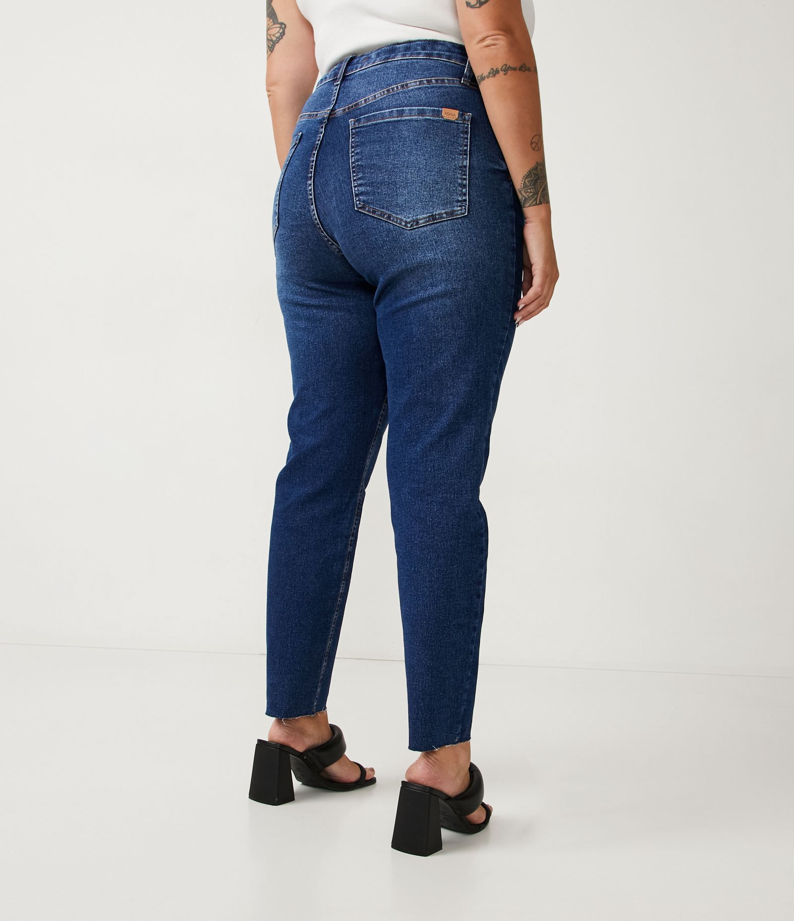 Calça Mom Jeans com Elastano Curve & Plus Size Azul 3