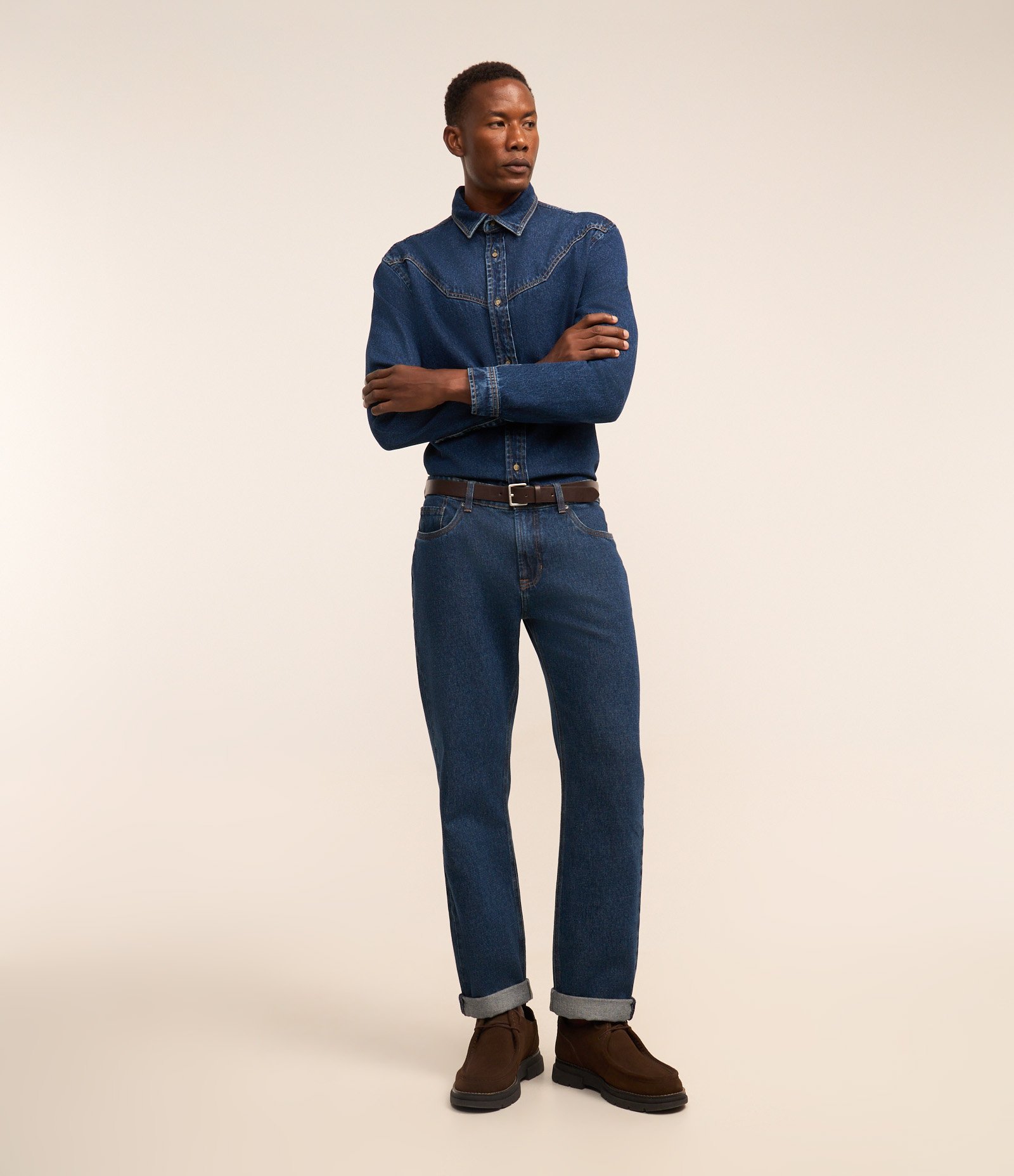 Calça Reta Jeans com Bolsos e Barra Dobrada Azul Médio 1
