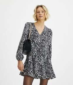 Vestido Curto em Chiffon com Estampa Animal Print Zebra e Babado na Barra