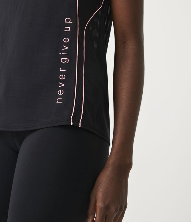 Remera Deportiva en Poliamida con Lettering y Vivos Contrastantes Negro 5