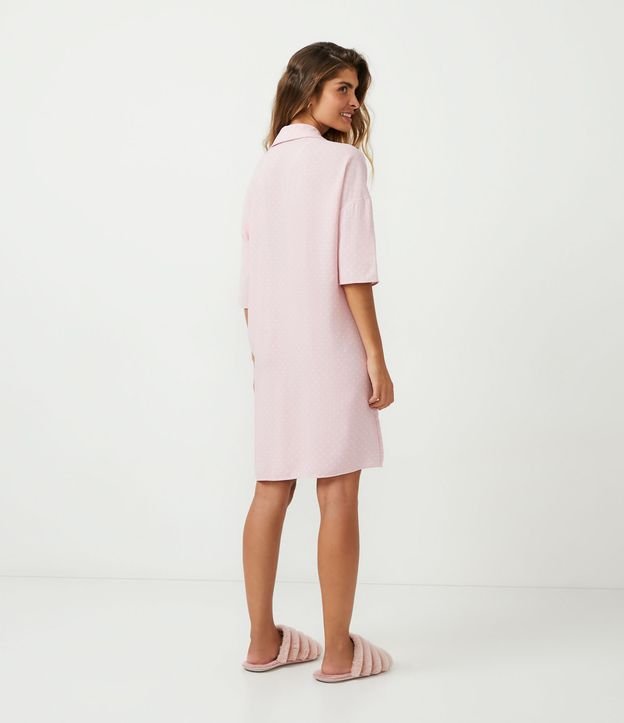 Camisón en Viscosa con Abotonado Frontal y Estampado de Lunares Rosado 2