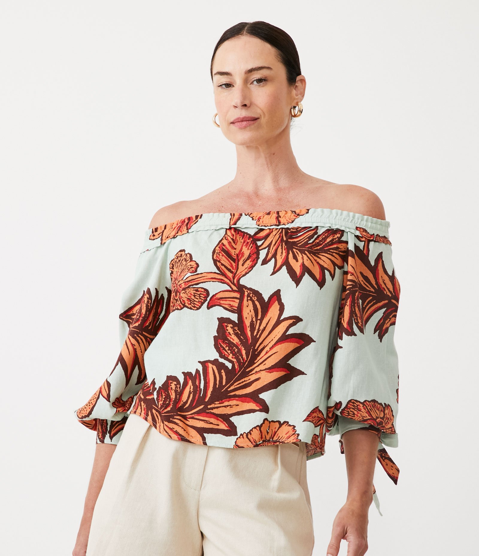 Blusa Ciganinha em Linho com Estampa Floral Verde 1