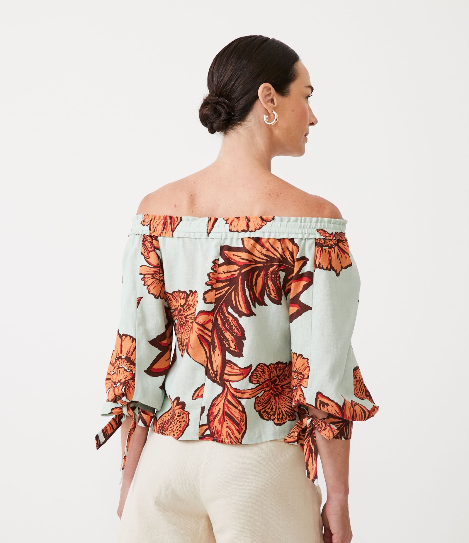 Blusa Ciganinha em Linho com Estampa Floral Verde 3