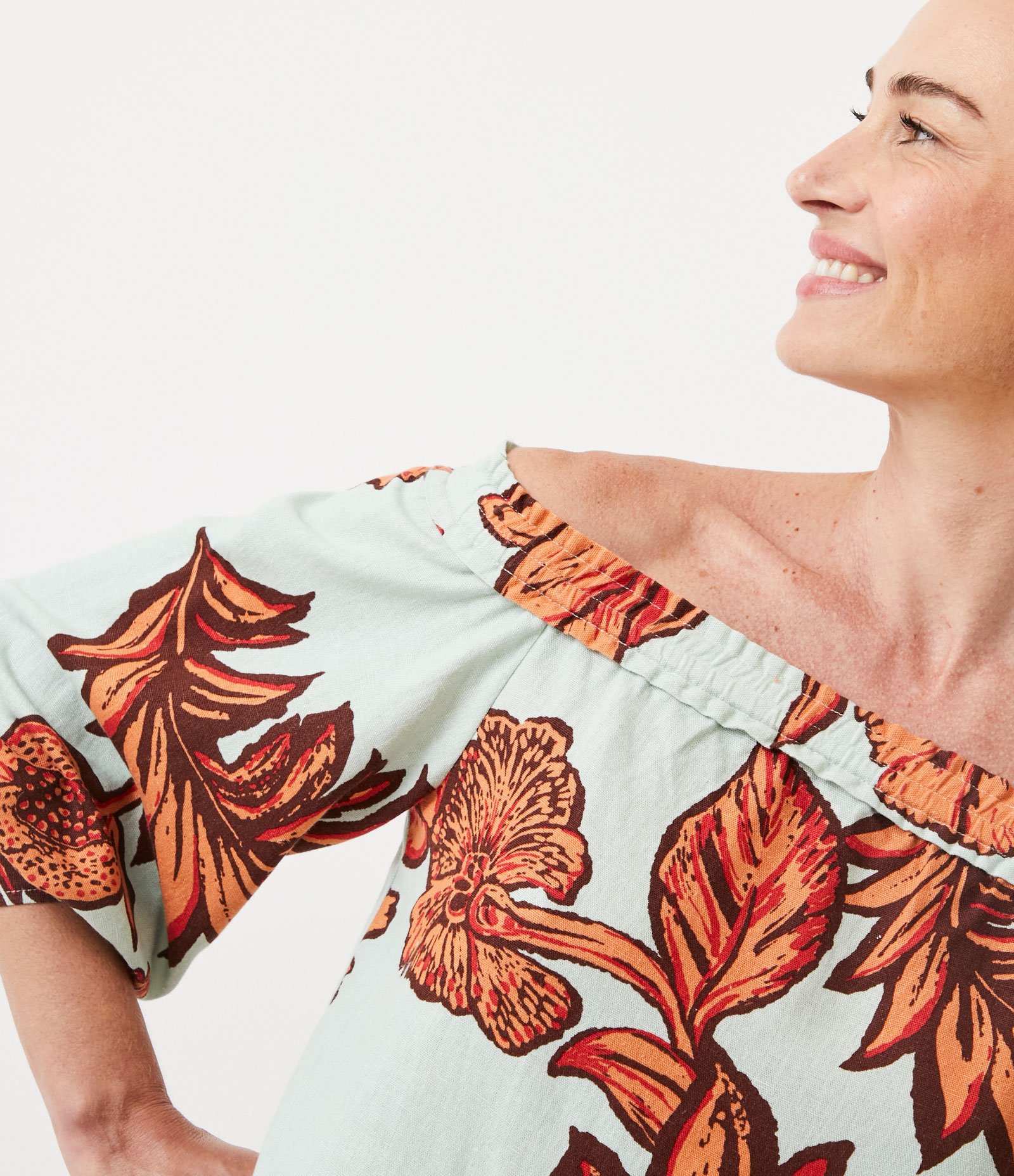 Blusa Ciganinha em Linho com Estampa Floral Verde 5