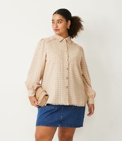 Camisa Alongada em Tweed com Bolsos Frontais Curve & Plus Size