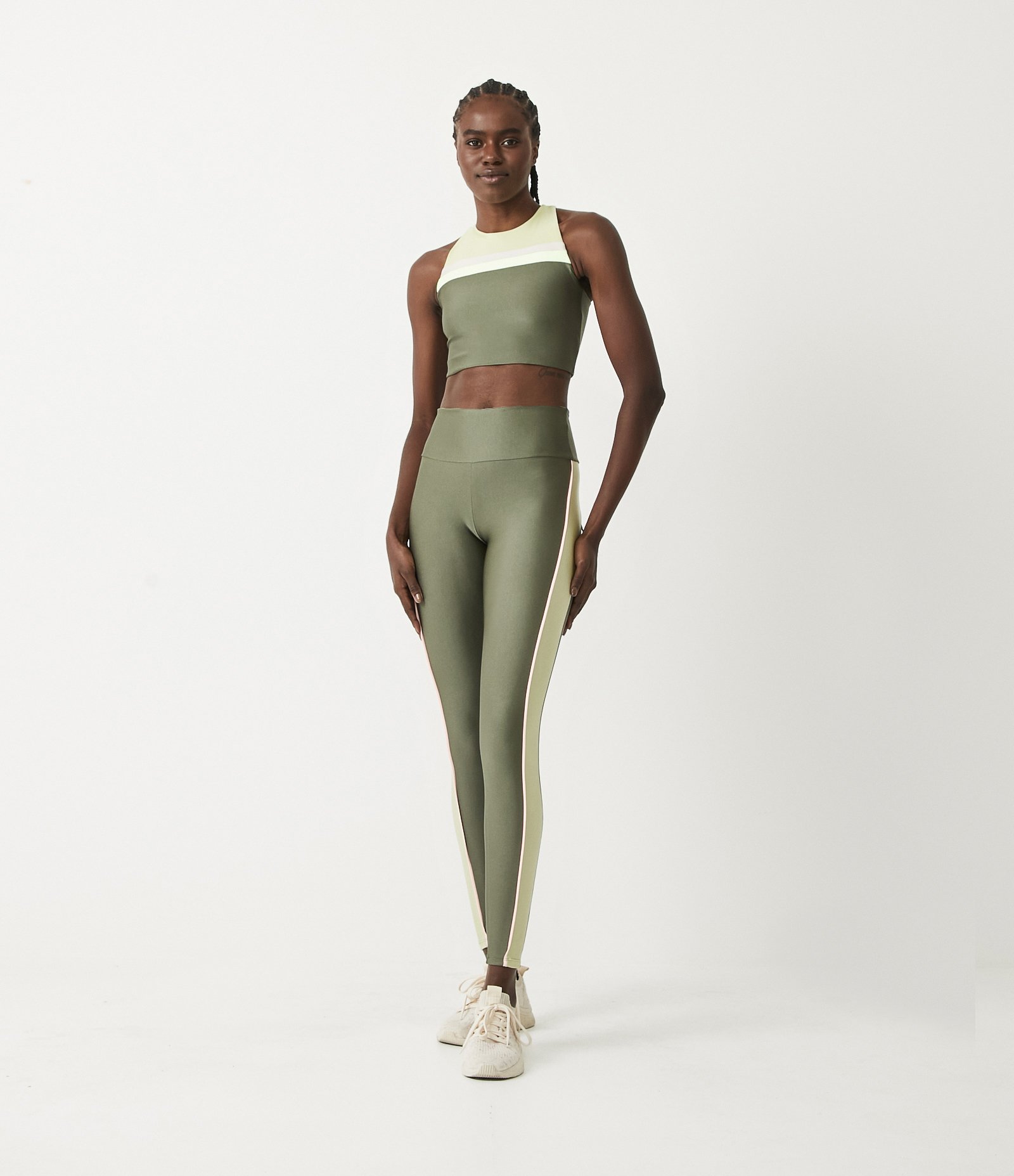 Calça Legging Esportiva em Poliamida com Recorte Contrastante Verde