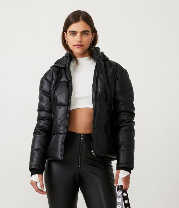 Jaqueta Puffer em Material Sintético com Capuz e Bolsos