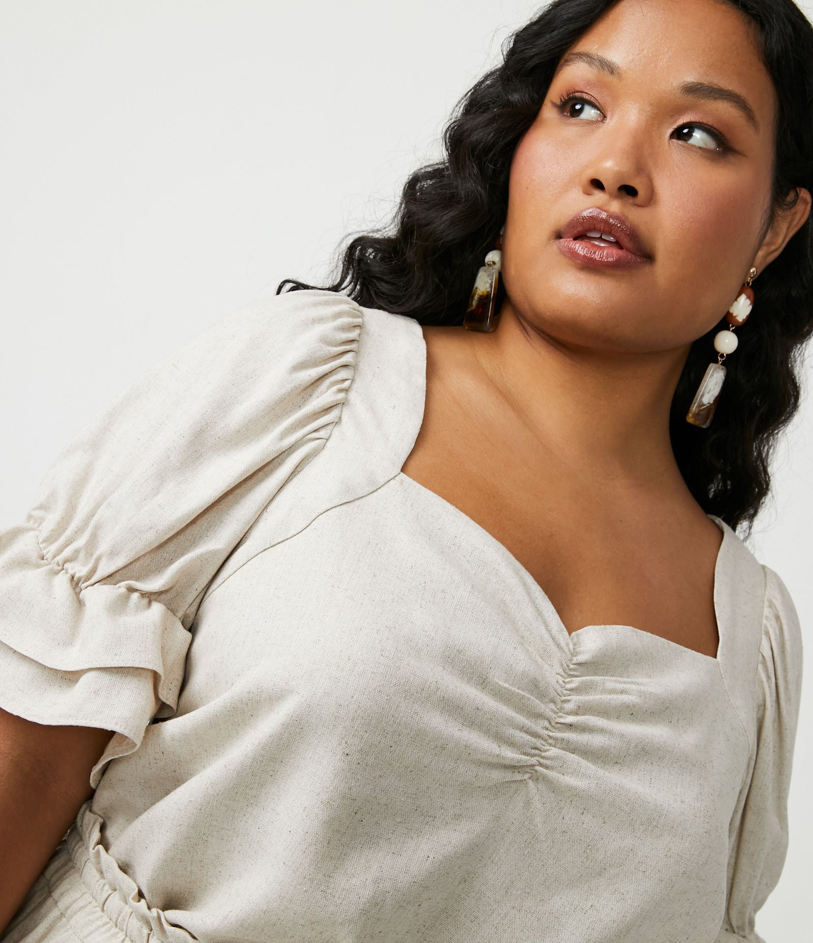 Blusa Curta em Linho com Babado na Manga Curve & Plus Size Off White 3