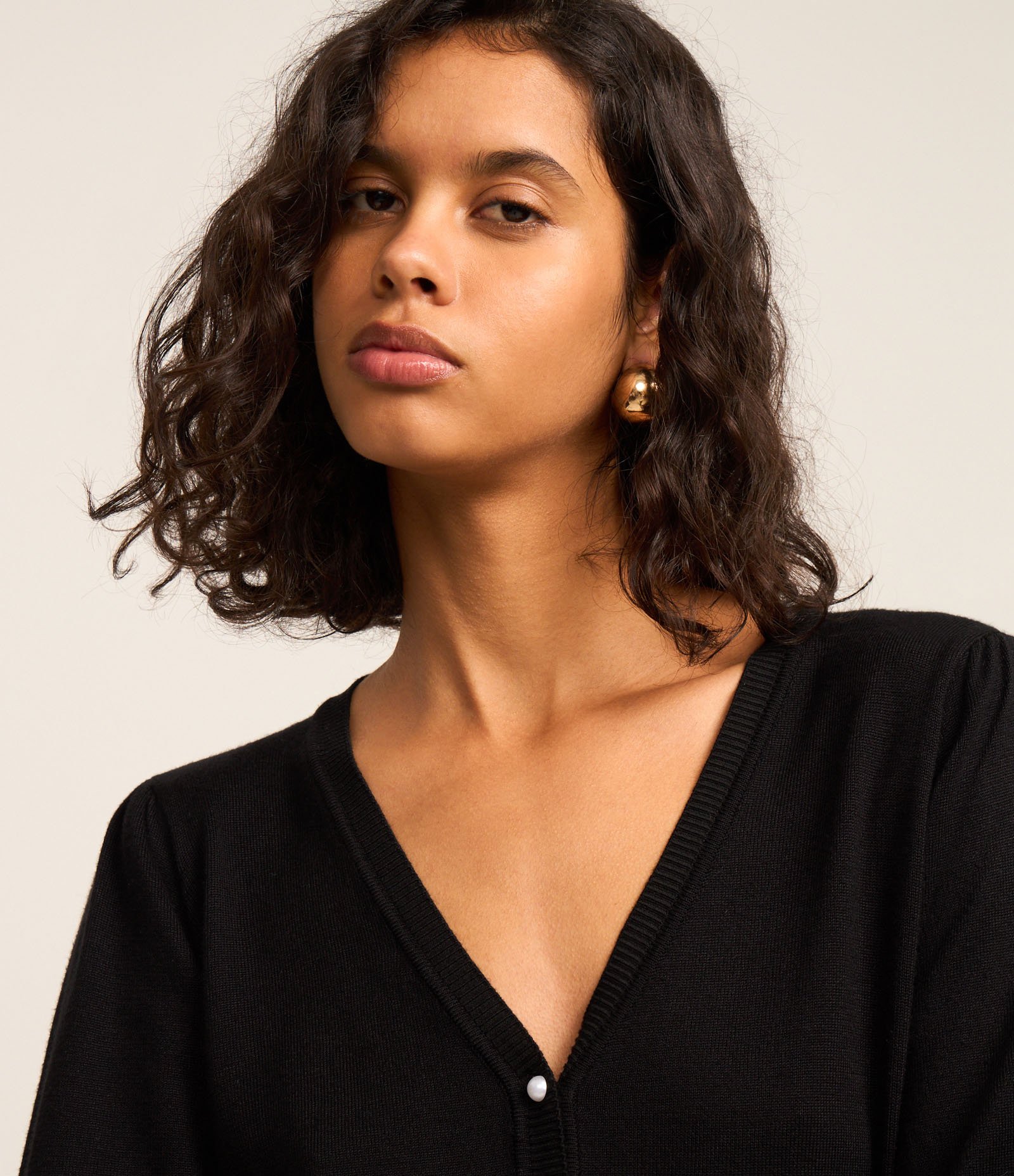 Cardigan em Tricô com Manga Bufante e Botão Pérola Preto 4