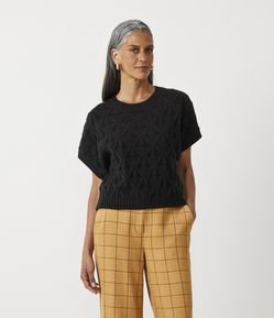 Blusa em Tricô com Textura Trançada