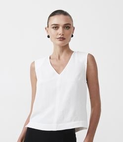 Blusa sem Manga com Detalhe Pespontado no Ombro